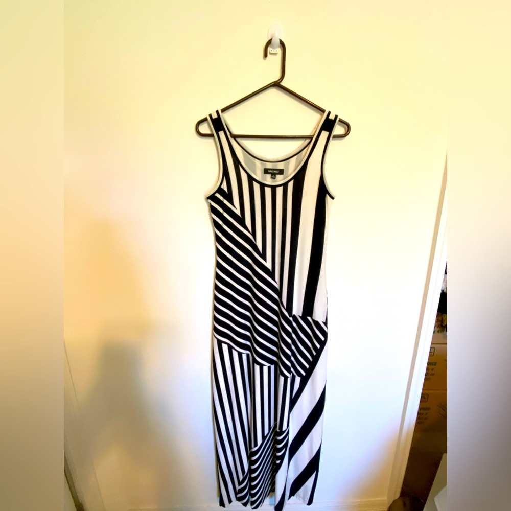 Nine West Maxi Dress (sheath) Black and Geometric Design Size 4